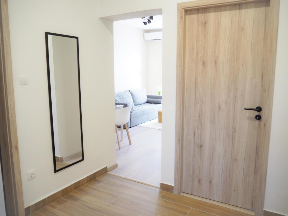 Apartmanhaz *