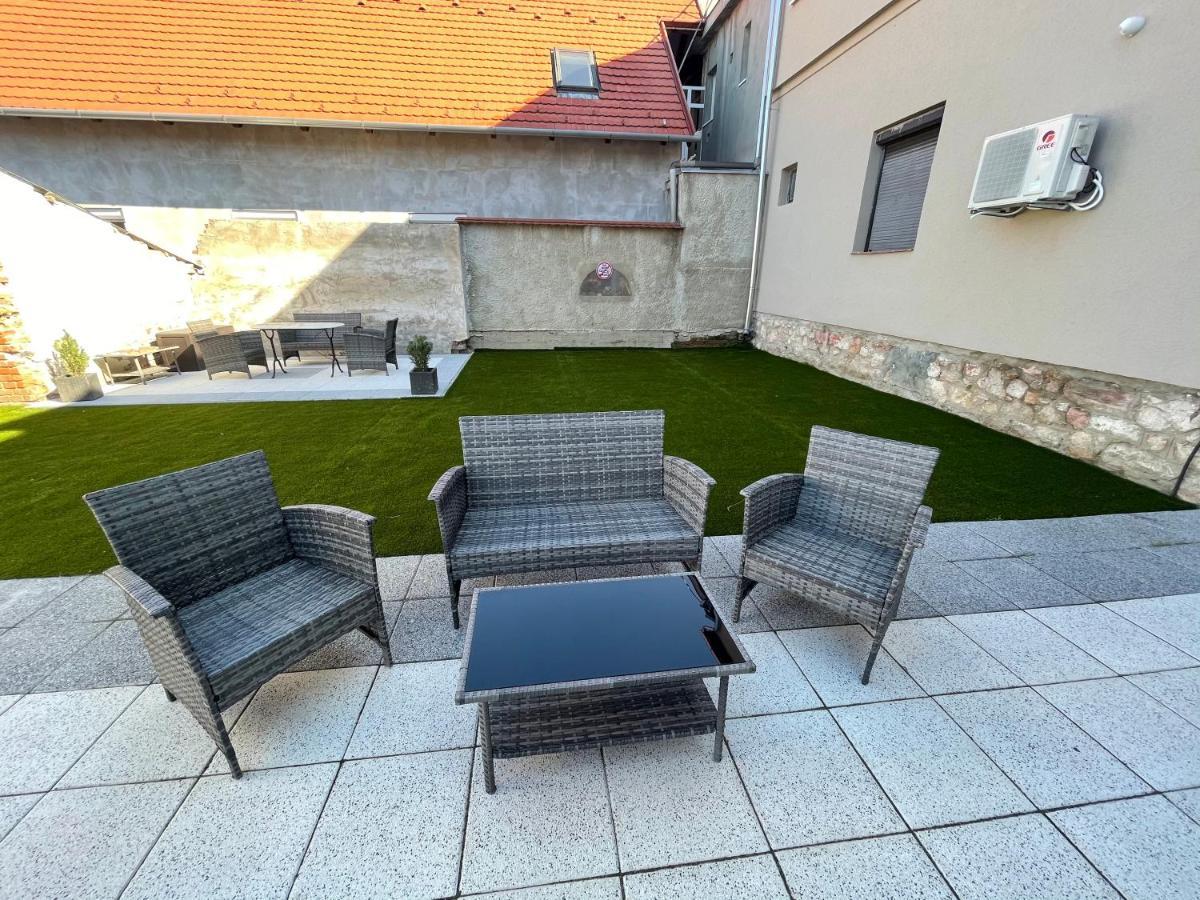 Apartmanhaz Apartment