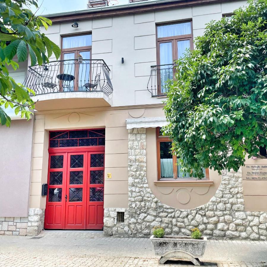 Apartment Apartmanhaz